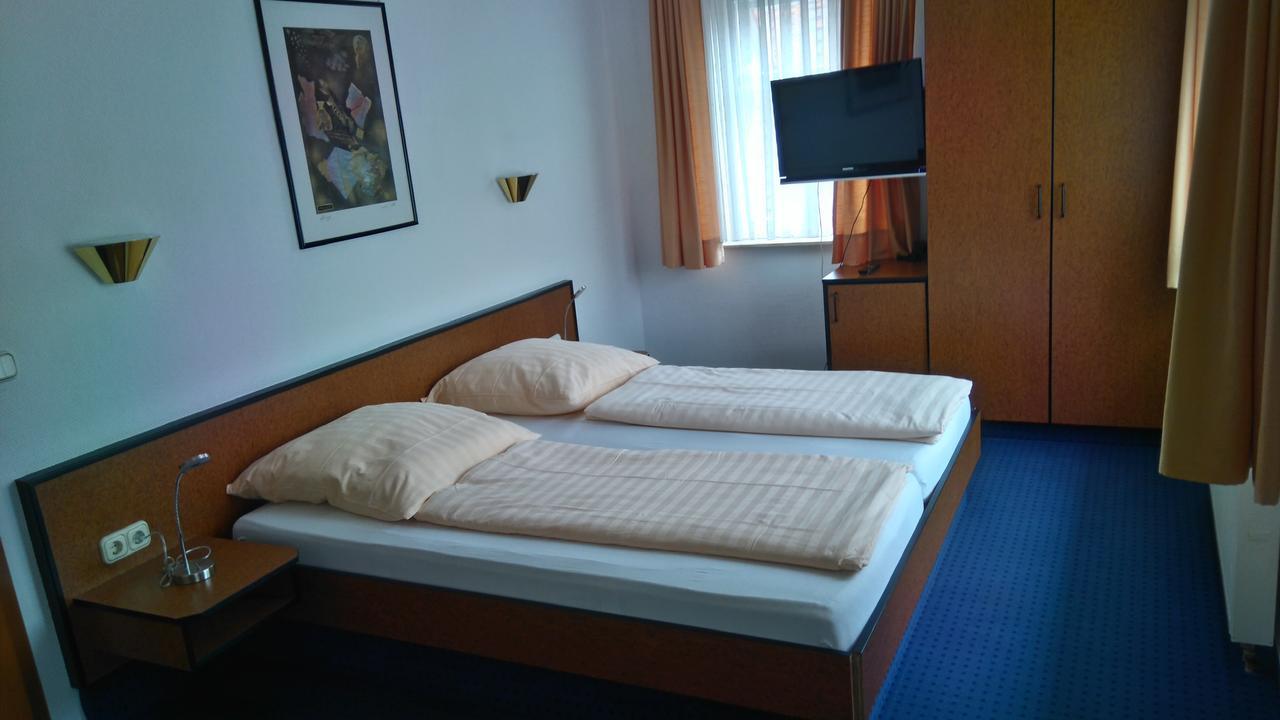 Hotel Loewensteiner Hof Haus Am Neuplatz Wertheim Eksteriør bilde